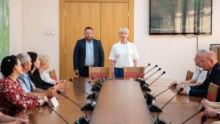 20 кировчан получили свидетельства о занесении на Доску почета