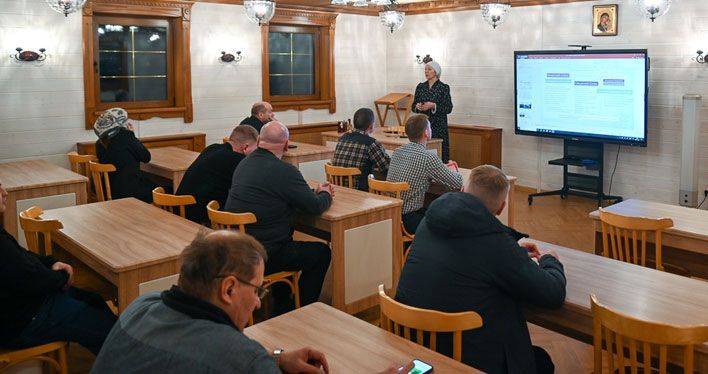 Участники программы «Вятский корпус защитников Отечества» посетили Трифонов монастырь