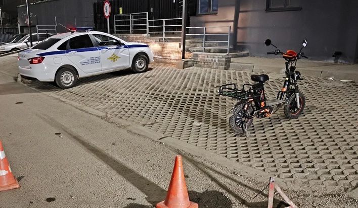 В Кирове самокатчик сбил школьницу