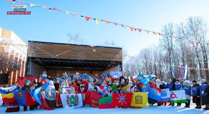 Кировчанка спела «Катюшу» на слете в честь Года единства народов России 