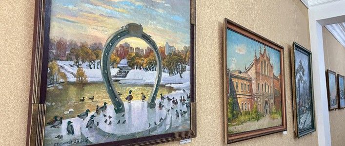 Выставка «Столица рассветов глазами художников» в Кирове