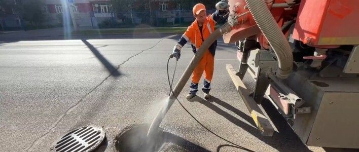 В Кирове проходят работы по подготовке ливневой канализации 