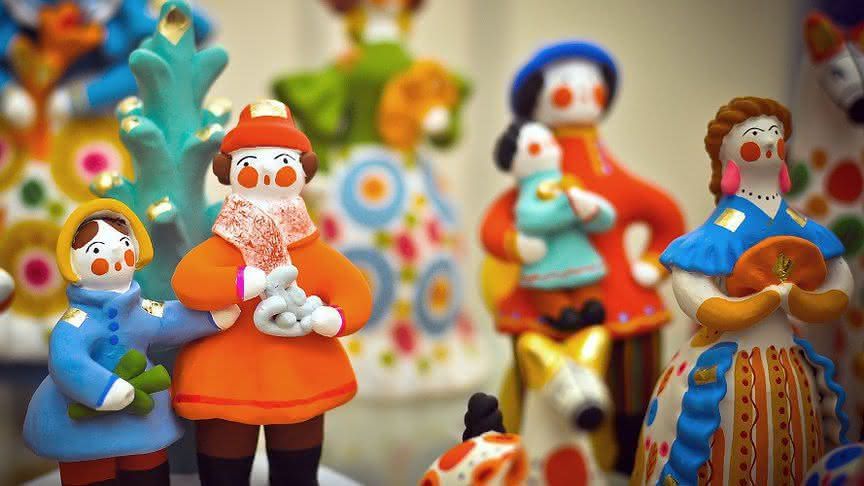Жителей города приглашают расписать дымковские игрушки для новогодних елок
