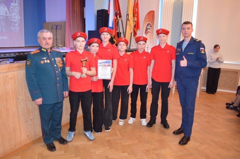 Кировских юнармейцев наградили за успехи в многоборье.
