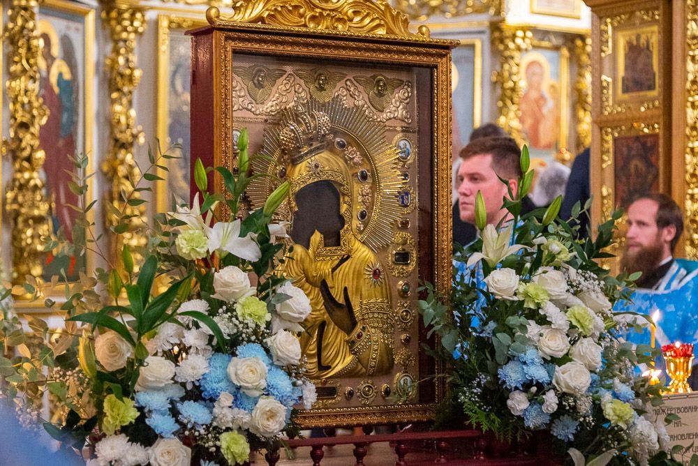 В Кирове встретили одну из главных всероссийских святынь - Феодоровскую икону Божией Матери