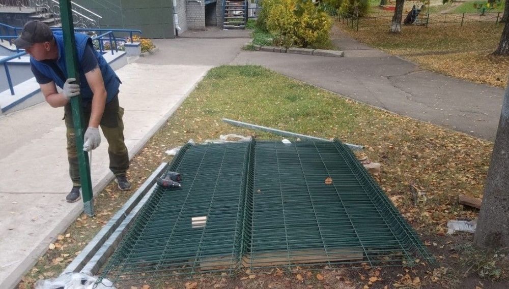 В Кирове продолжается работа по реализации проекта «Двор на радость людям».