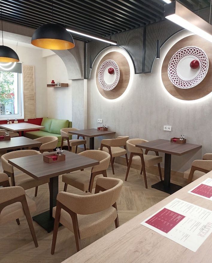 В Кирове многодетная семья открыла кафе домашней кухни