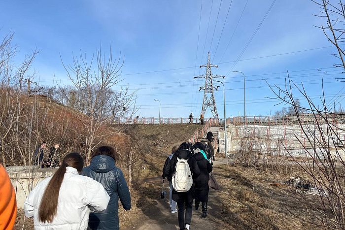Из-за закрытия переезда в Нововятске изменено движение пассажирских автобусов