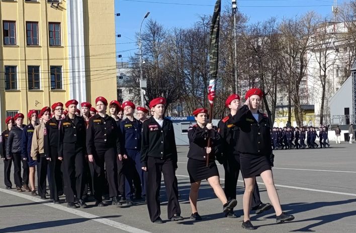 Кировские юнармейцы готовятся к параду Победы