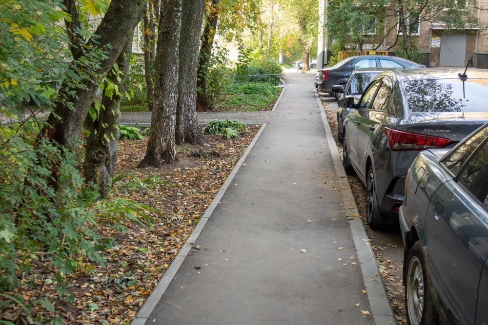 Кировские дворы продолжают преображаться