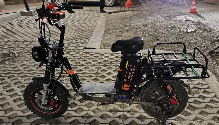 В Кирове самокатчик сбил школьницу