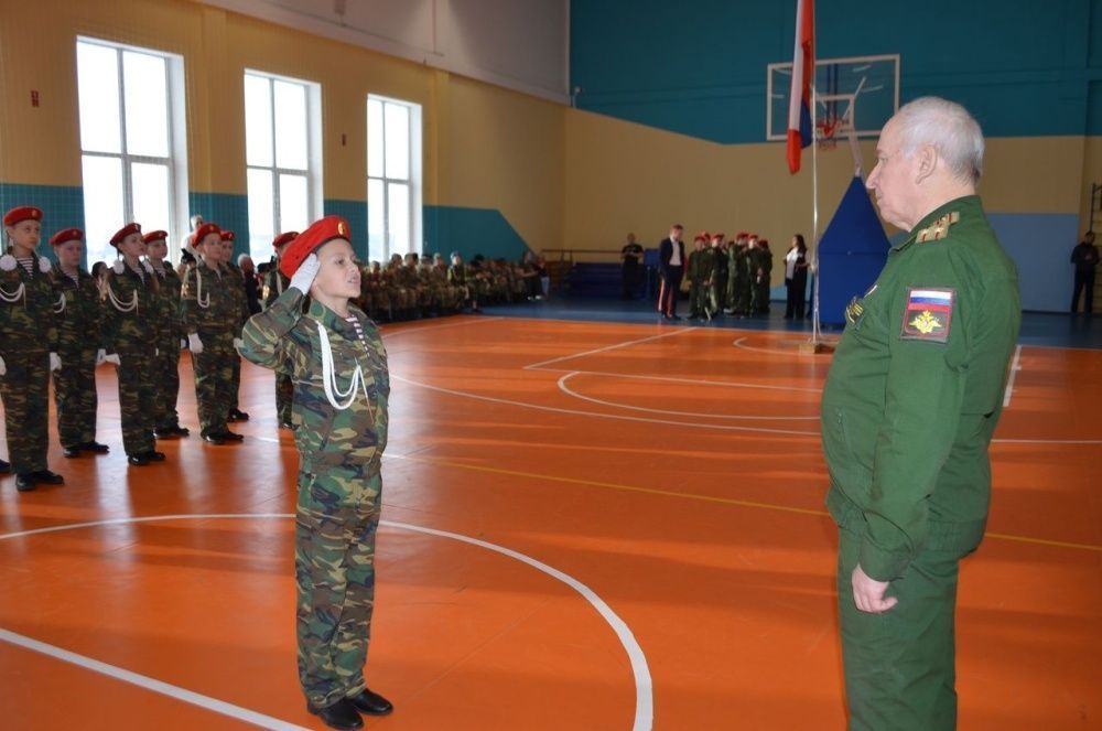 Парад в честь защитников Отчизны.