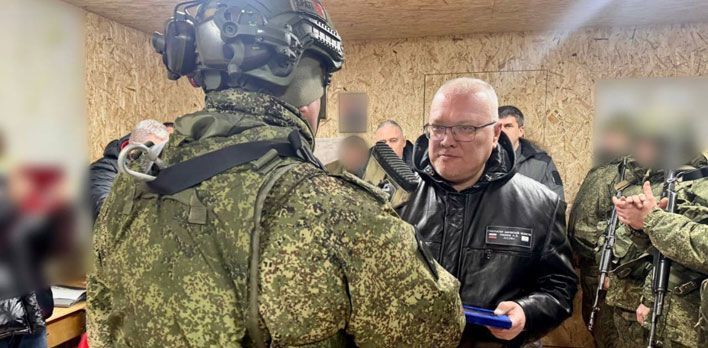 Губернатор передал кировским СВОшникам квадроциклы и рации 