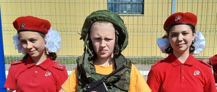 В Кирове особенным детям рассказали о флаге России