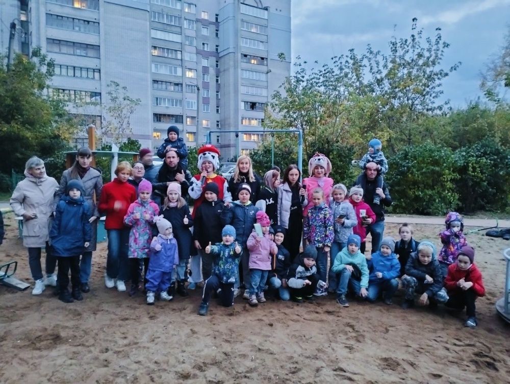 В Октябрьском районе появилась новая детская площадка