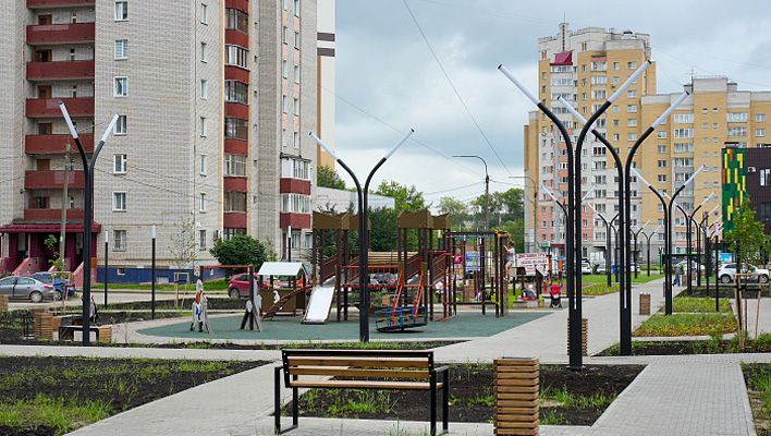 В Кирове открыли современную детскую площадку на улице Юровской