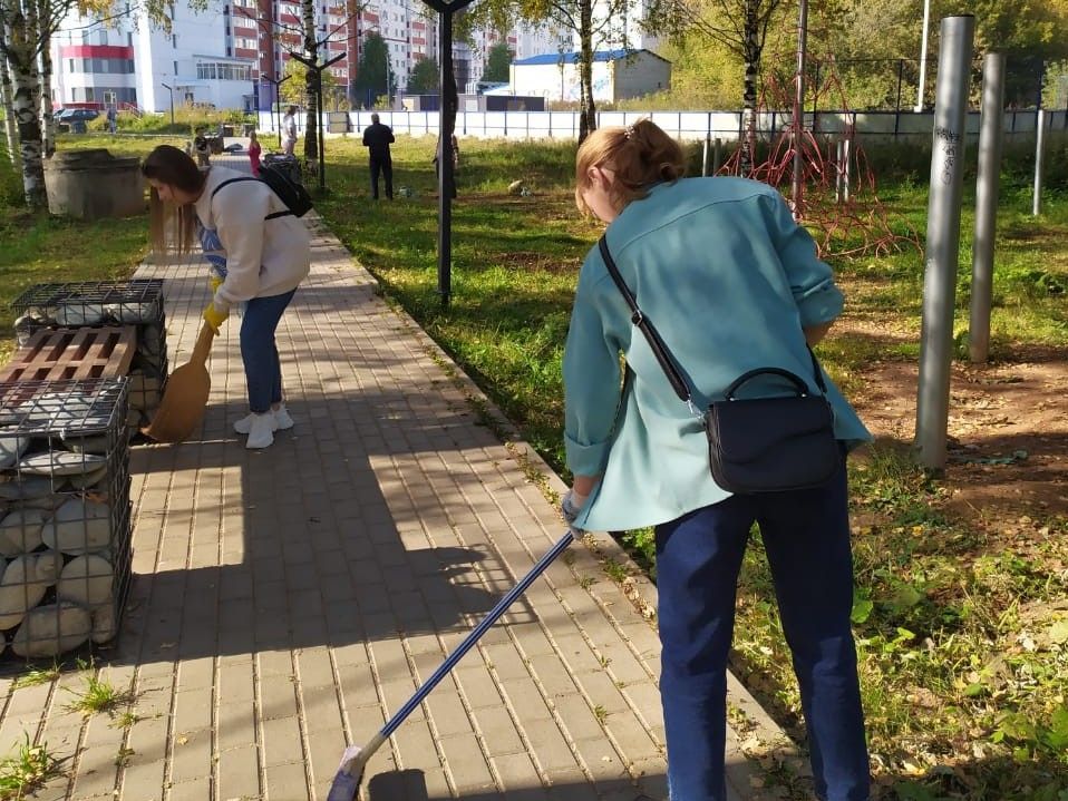 В Кирове прошли первые субботники