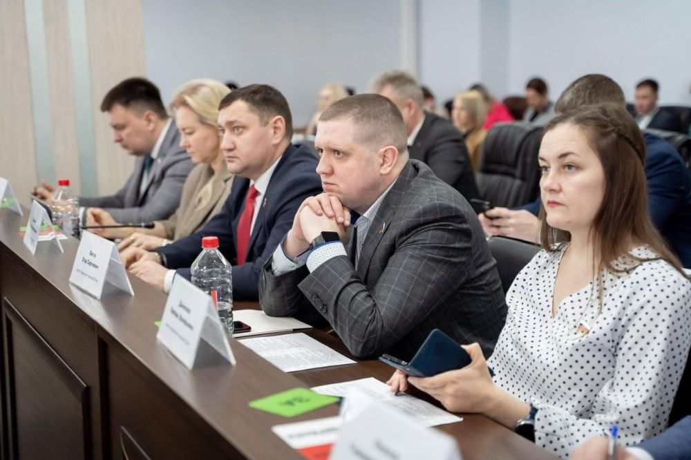  Бюджет города увеличен почти на 1 млрд рублей.