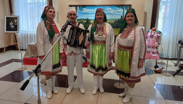 Песни и краски родной земли