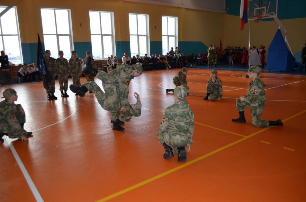 Парад в честь защитников Отчизны.