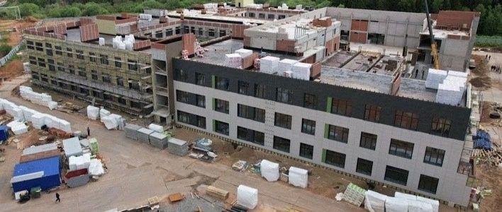 В Кирове продолжается строительство школ 