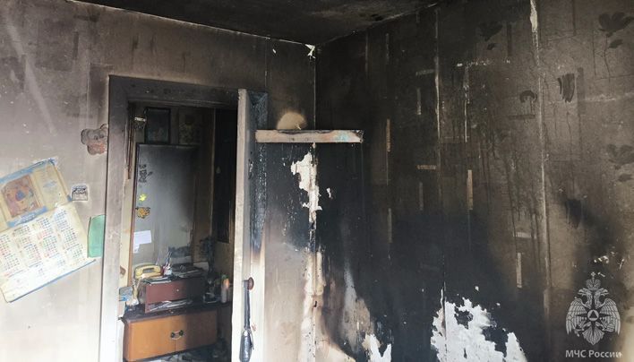 В Кирове произошел пожар в квартире из-за горящей свечи 