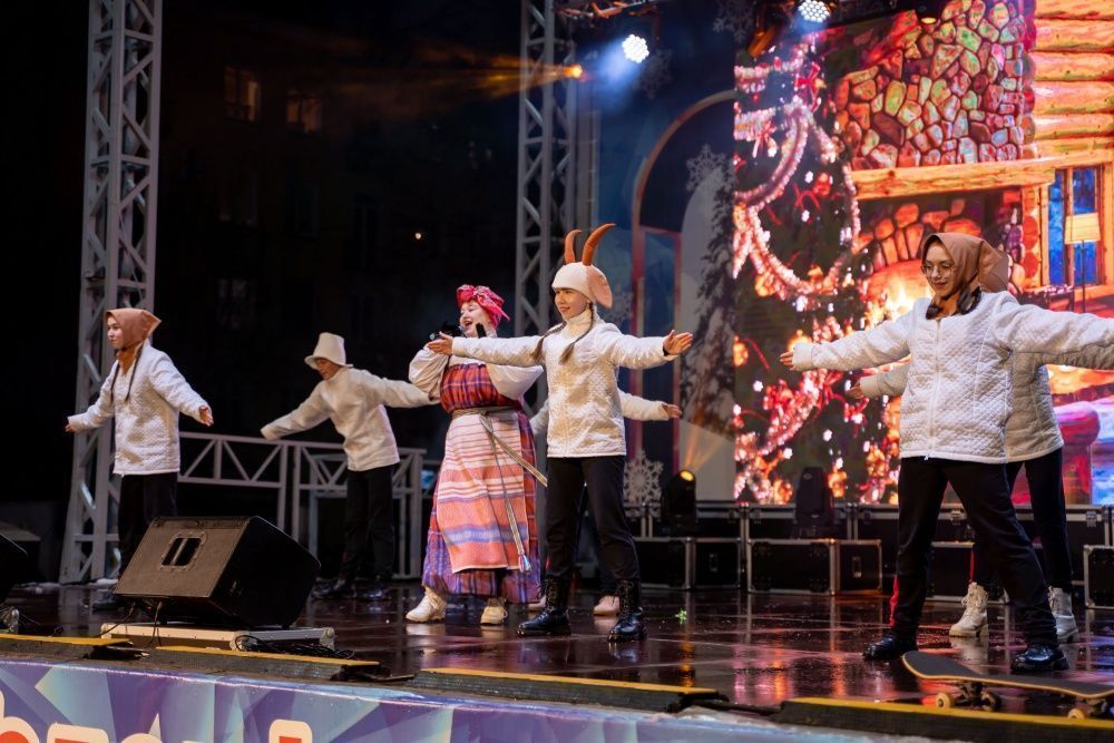 В Кирове состоялось торжественное открытие главной городской елки.