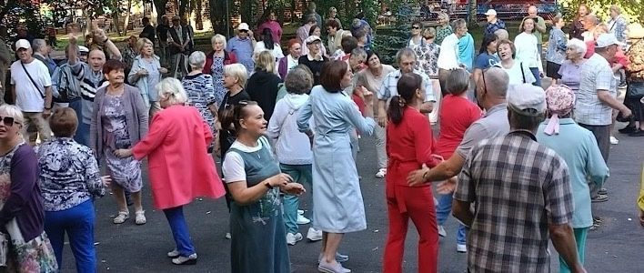 Кировчан приглашают посетить танцевальную программу «Вятская вечерка» 