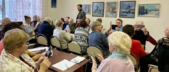 Кировчанам рассказали о возможностях смартфона