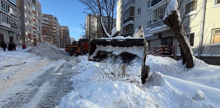В Кирове подрядчики устраняют заужение дорог