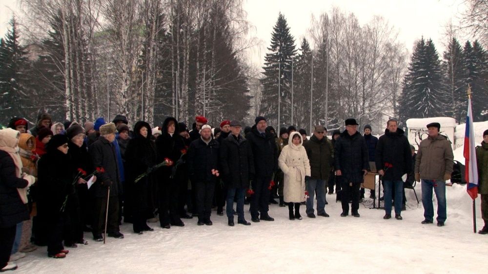 В Кирове отметили юбилей снятия блокады Ленинграда.