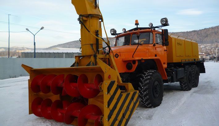 На улицы Кирова выйдет тяжелая снегоуборочная техника