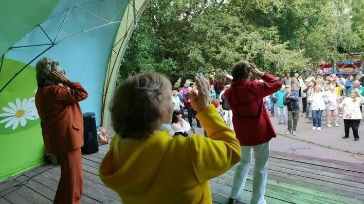 В кировском парке Гагарина начались танцевальные вечера 