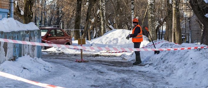 В Кирове проходят рейды по очистке крыш и дворов