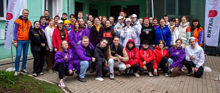 В Кирове продолжается ремонт Молодёжного центра 