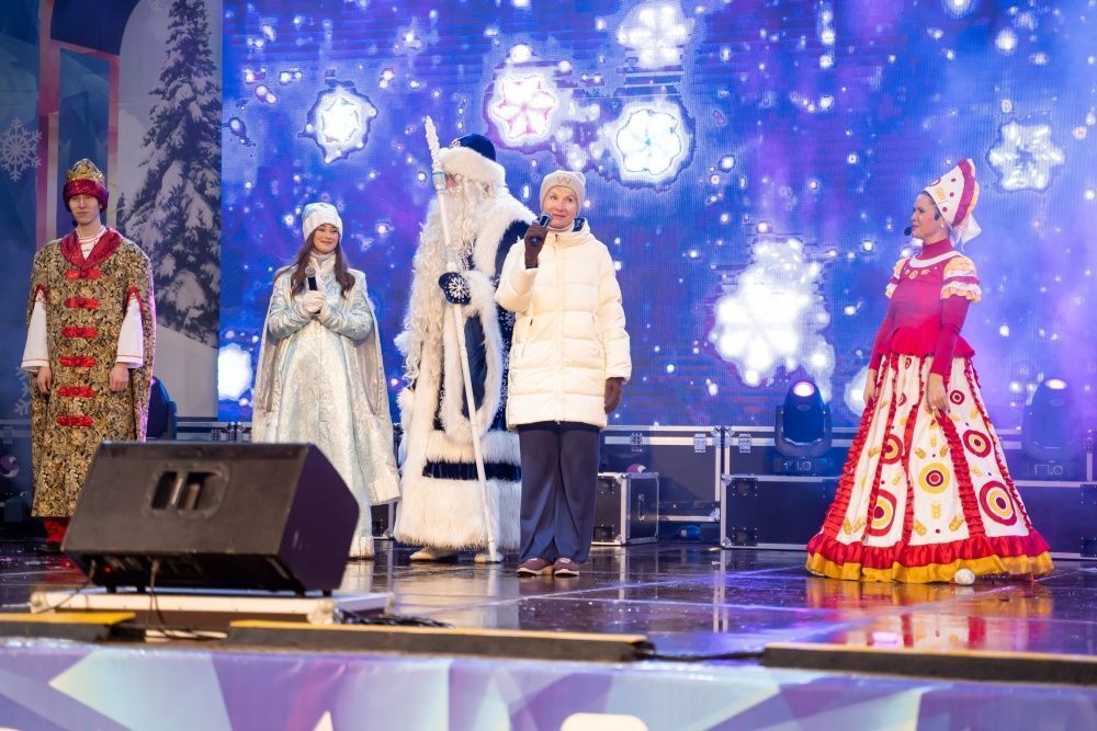 В Кирове состоялось торжественное открытие главной городской елки.