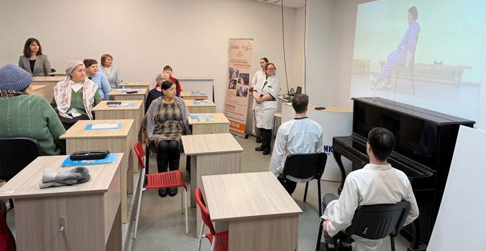 В Кирове прошел мастер-класс по ЛФК для пенсионеров