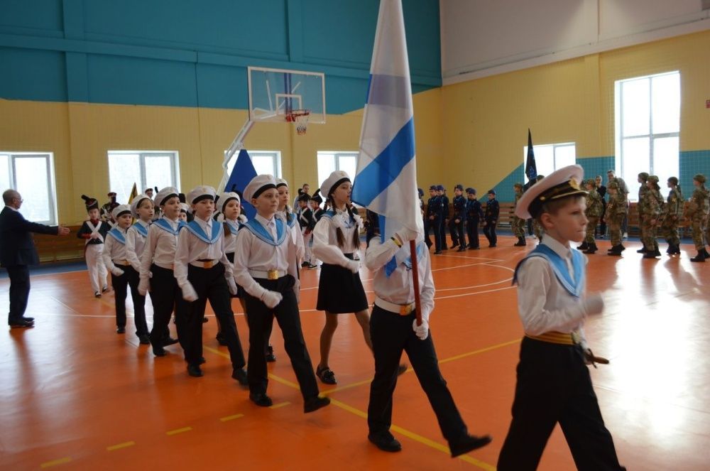 Парад в честь защитников Отчизны.