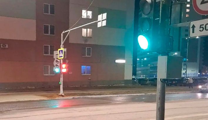 На улице Энтузиастов установили светофор