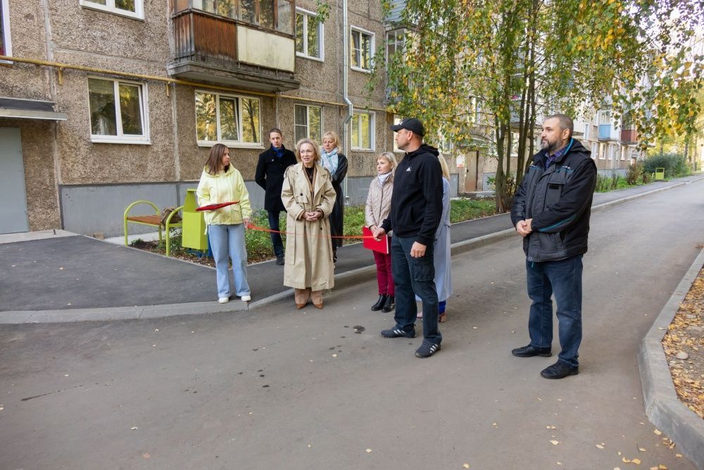 Кировские дворы продолжают преображаться