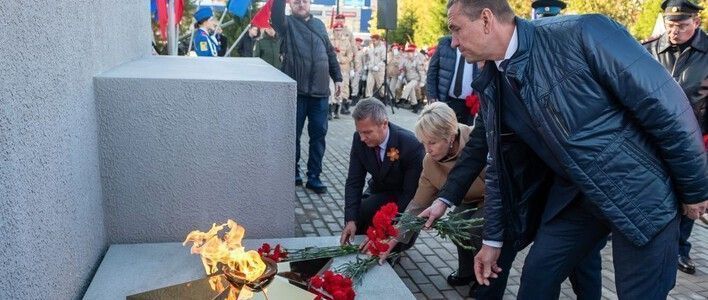 На площади Маршала Конева зажгли Вечный огонь