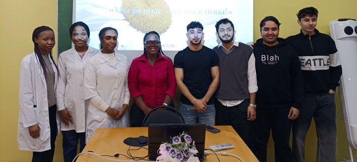 Студенты из Египта, Гаити и Зимбабве станцевали «Калинку» в Кирове 