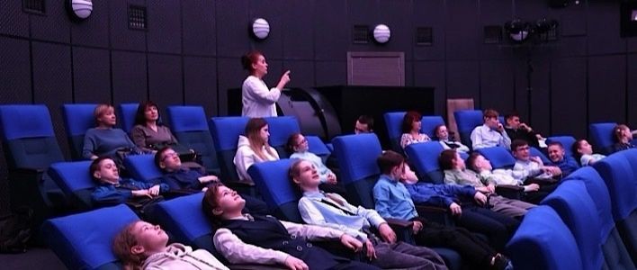 Кировский планетарий представил первый в России полнокупольный фильм с сурдопереводом