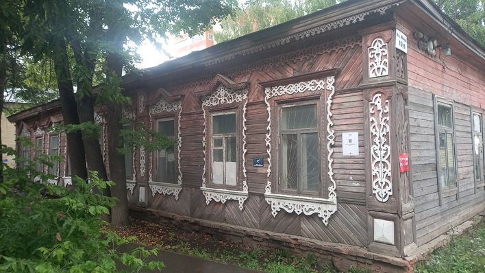 Волонтеры «Том Сойер Фест» прибрались у флигеля Куклина и у дома тысячи сердец