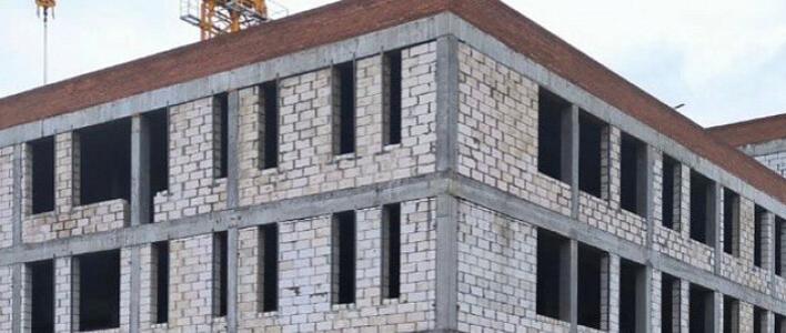 Продолжается строительство школы на улице Торфяной в Кирове