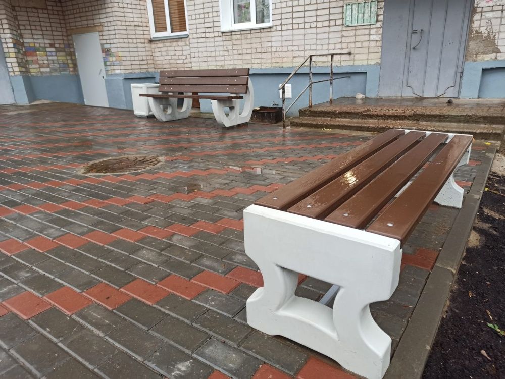 В Нововятском районе отремонтировали два двора