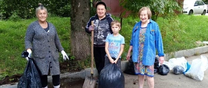 В Кирове стартовали субботники во дворах