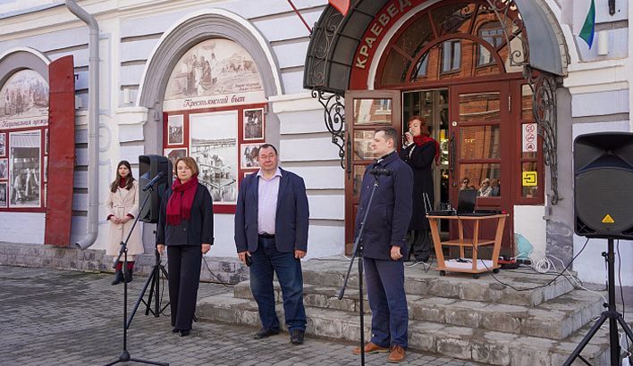 На Спасской открылась фотовыставка «Диалог традиций. Диалог культур»