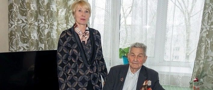Елена Ковалёва вручила юбилейные медали «80 лет победы в Великой Отечественной войне» 