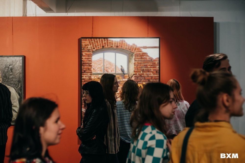 В Вятском художественном музее работает выставка «Живописная Россия. Современность традиций».